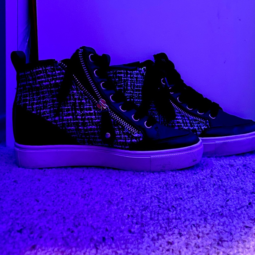 KIDS WEDGE SHOES—2 in.—Laced—